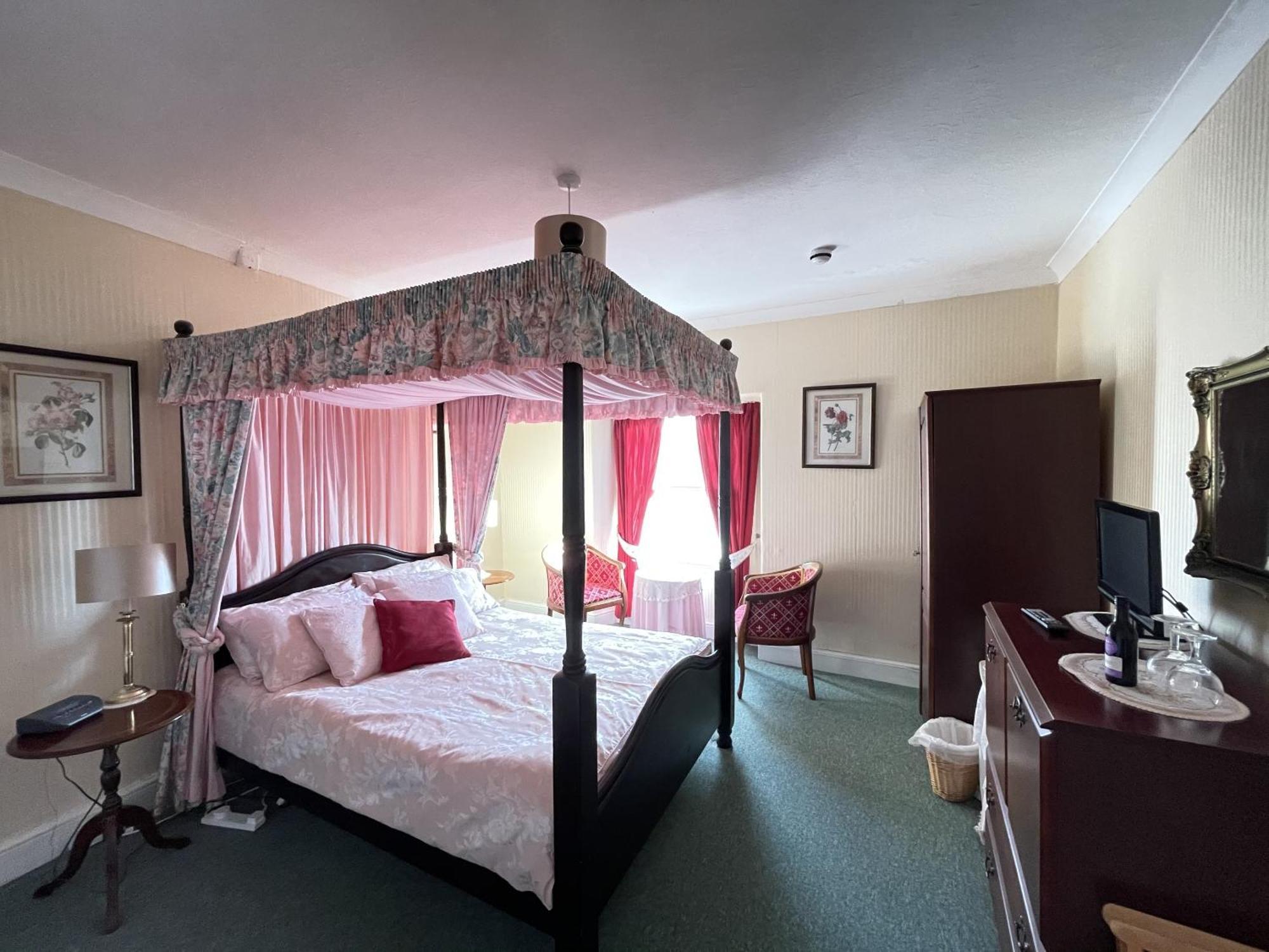 White Court Llandudno Bed & Breakfast Exterior photo